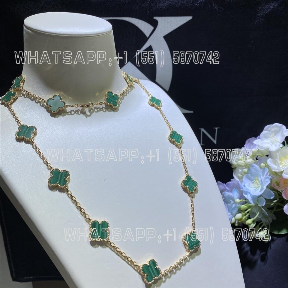 Custom Jewelry Van Cleef & Arpels Vintage Alhambra long necklace, 20 motifs 18K yellow gold, Malachite VCARL88100
