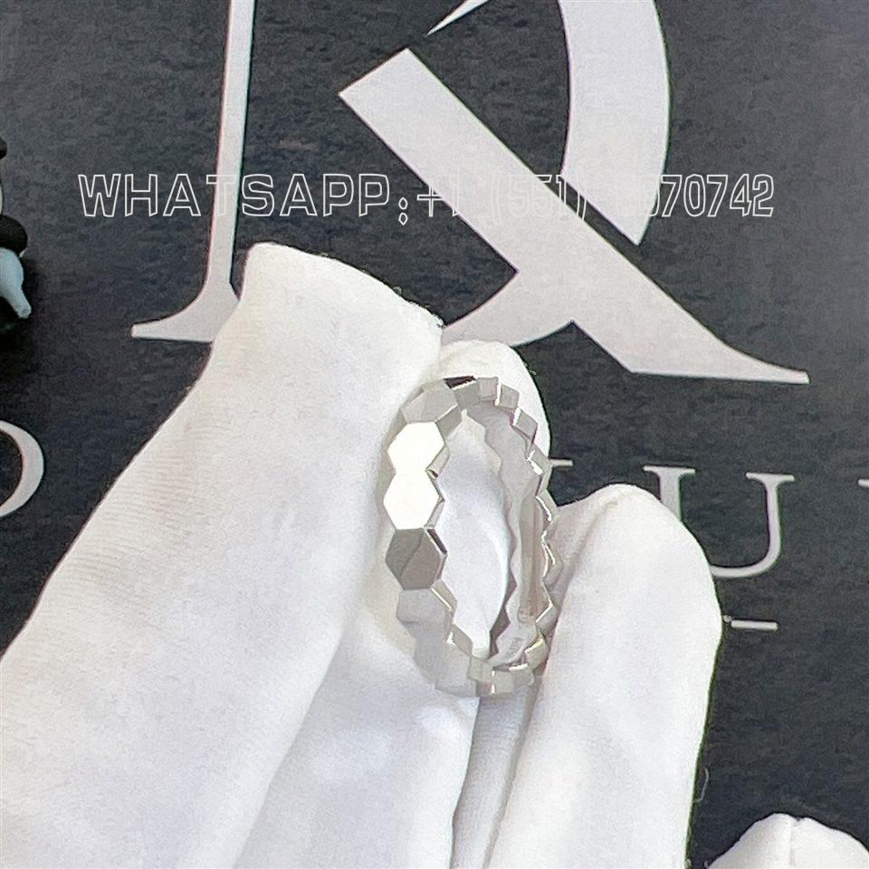 Custom Jewelry Chaumet Paris Bee My Love Ring in White Gold Set with a Secret Diamond