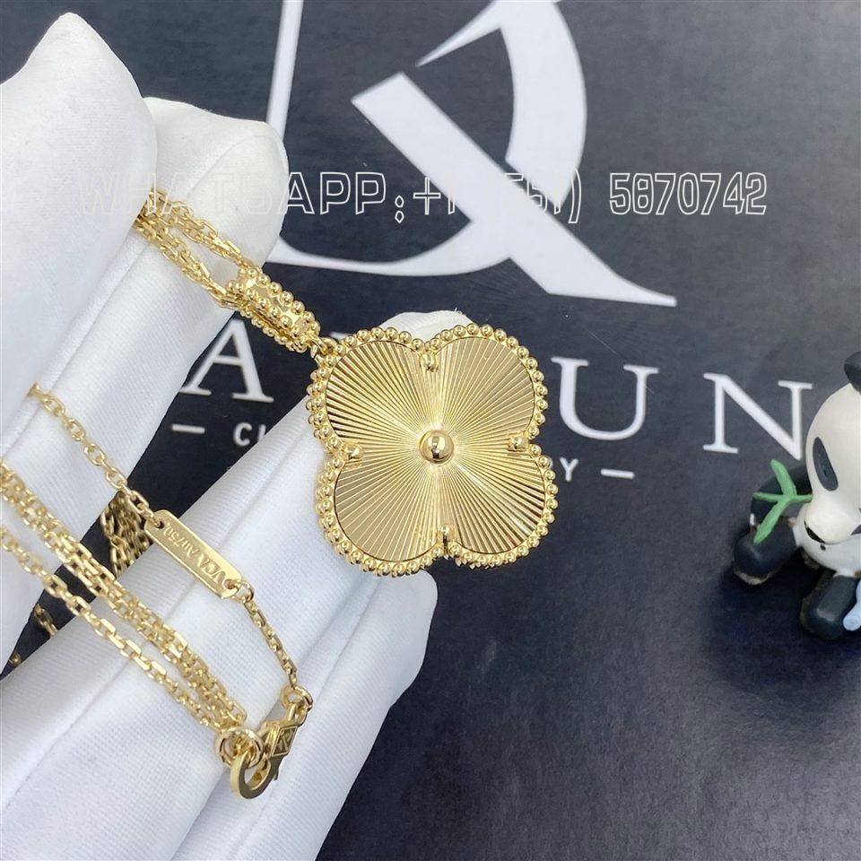 Custom Jewelry Van Cleef & Arpels Magic Alhambra long necklace 26mm, 1 motif in 18K Yellow Gold VCARP4KO00