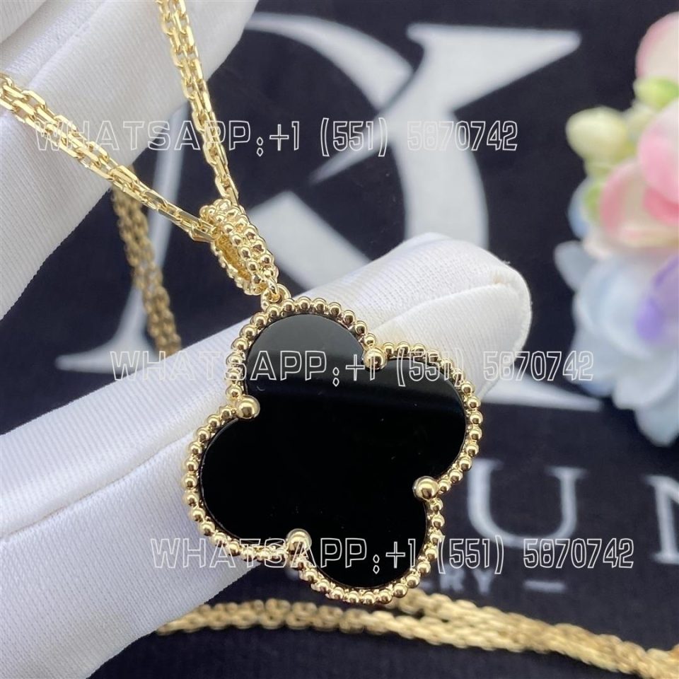 Custom Jewelry Van Cleef & Arpels Magic Alhambra long necklace, 1 motif 18K yellow gold, Onyx VCARO49M00