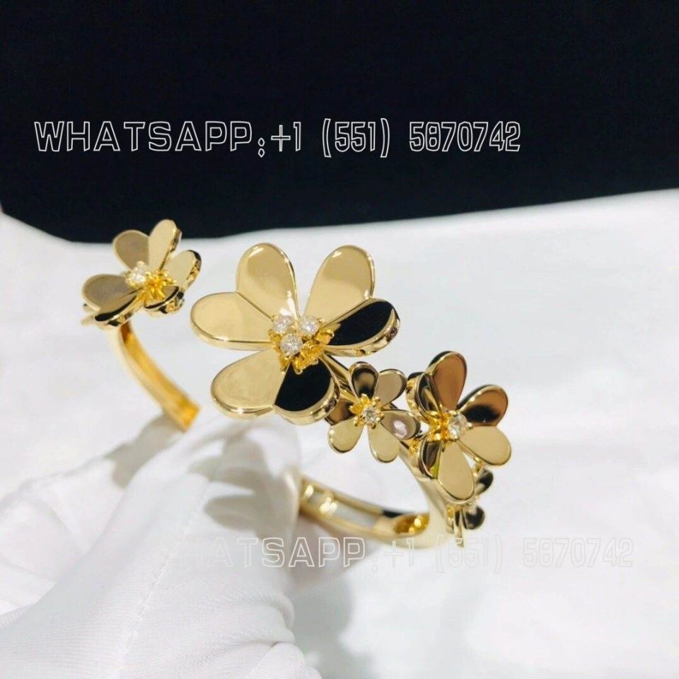 Custom Jewelry Van Cleef & Arpels Frivole bracelet, 7 flowers, medium model 18K yellow gold VCARP6L200