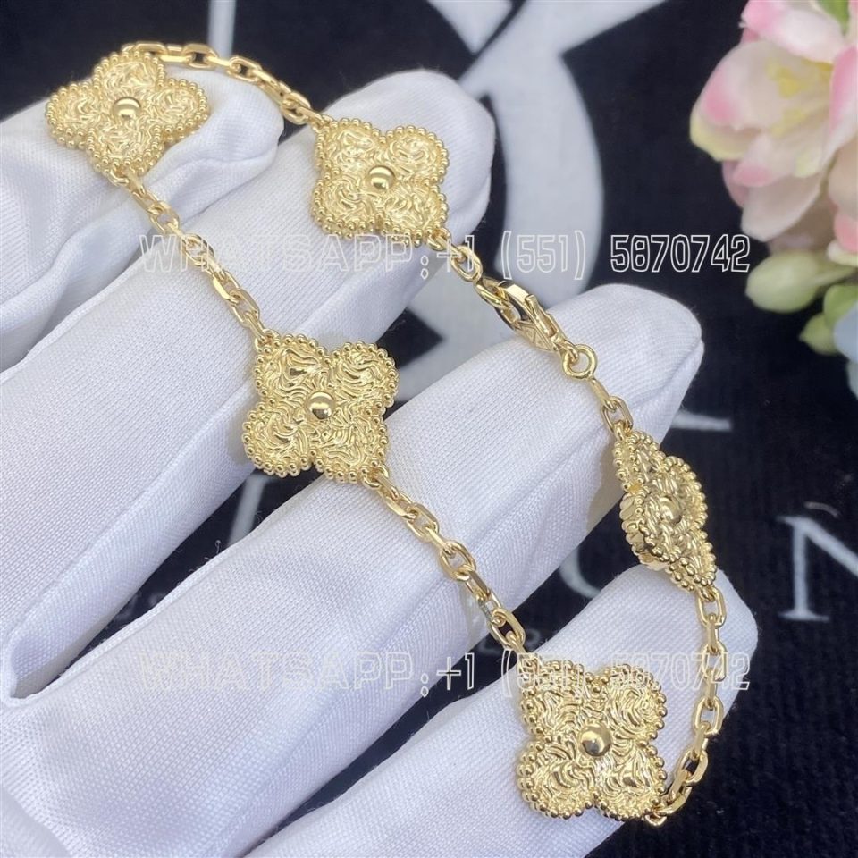 Custom Jewelry Van Cleef & Arpels Vintage Alhambra bracelet 5 motifs 18K yellow gold VCARO1IE00