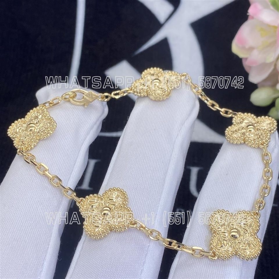 Custom Jewelry Van Cleef & Arpels Vintage Alhambra bracelet 5 motifs 18K yellow gold VCARO1IE00
