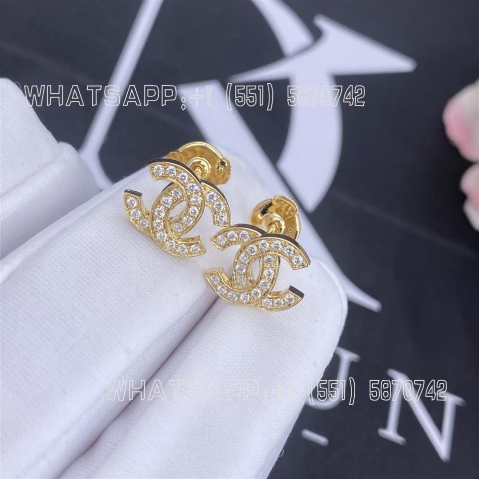 Custom Jewelry Chanel CC Logo Earrings Samll Version 18k Yellow Gold, Diamonds