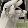 Custom Jewelry Van Cleef & Arpels Frivole bracelet, 7 flowers, medium model 18K white gold, Diamond VCARPDYB00